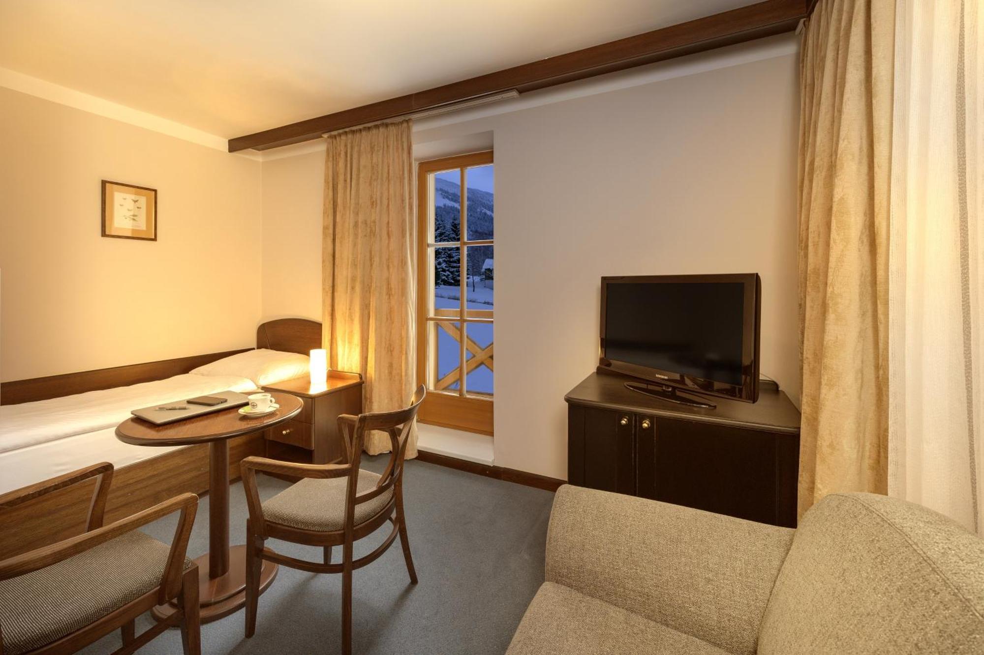 Hotel Zatisi Špindlerŭv Mlýn Exterior foto